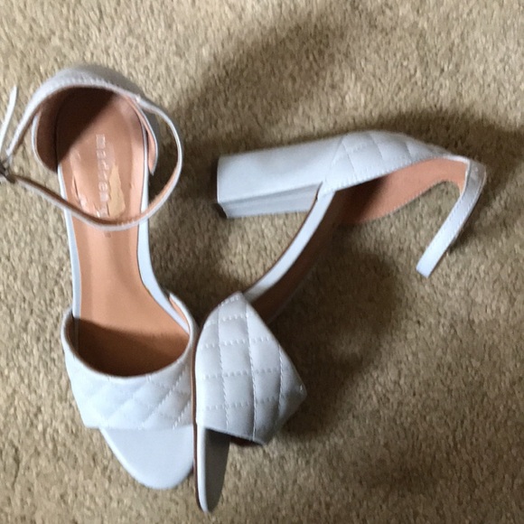 Madden Girl Blennd Quilted Light Blue Block-Heel Ankle Strap Sandals-Size 8.5 - Picture 4 of 10